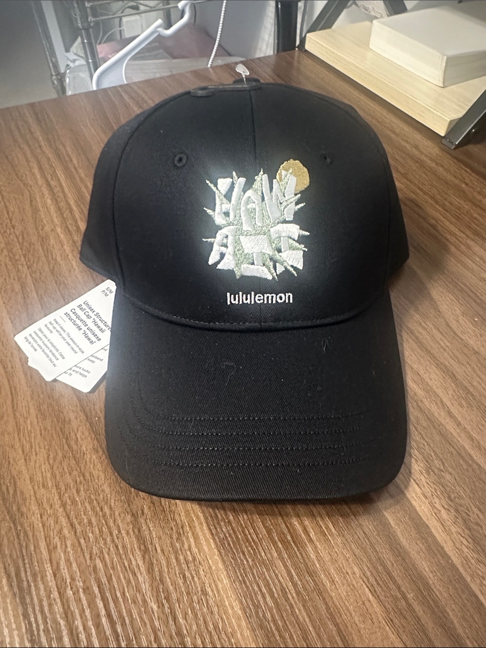 NWT Lululemon Unisex Structured Ball Cap *Hawaii
Black